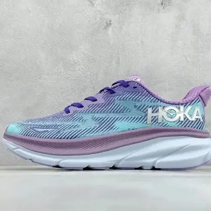 HOKA de mediasuela alta, zapatilla de estilo trail para caminos fáciles