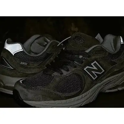 New Balance 2002 R, zapatilla de estilo trail para caminos fáciles