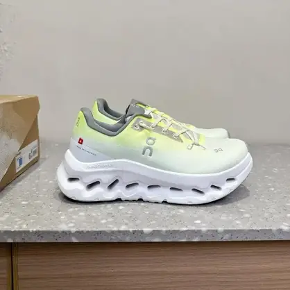 On de módulos huecos, zapatilla de estilo trail para caminos fáciles